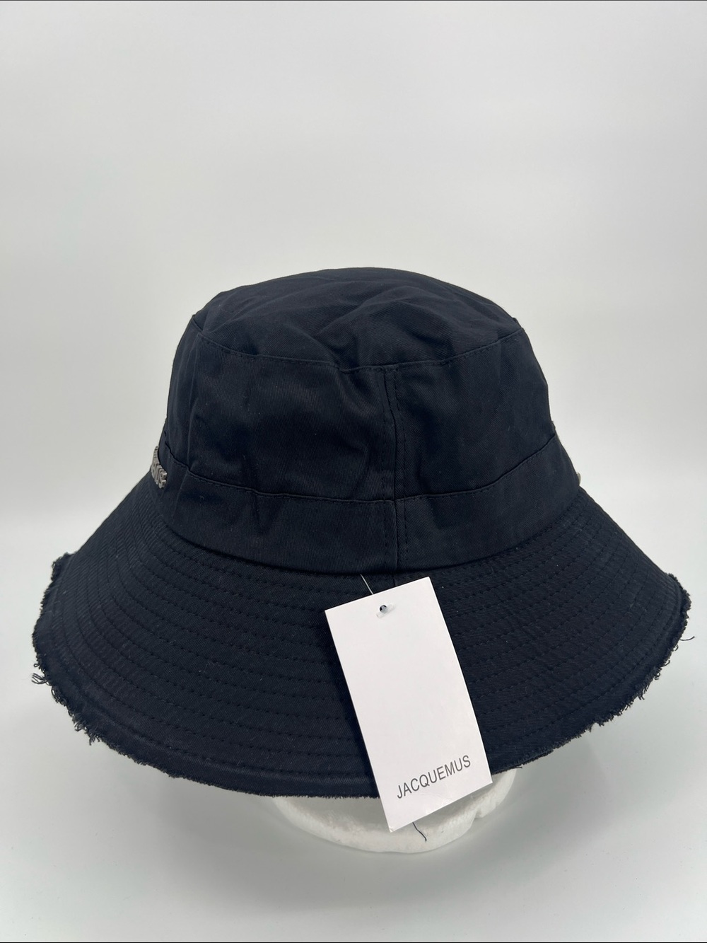 Jacquemus Black Frayed-Edge Wide Bucket Hat - Picture 7 of 9